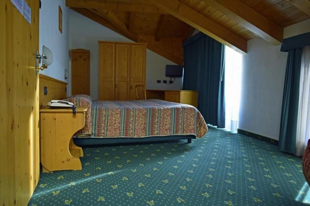 Alp Hotel Dolomiti Dimaro Exterior photo