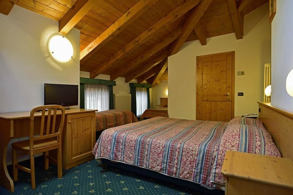 Alp Hotel Dolomiti Dimaro Exterior photo