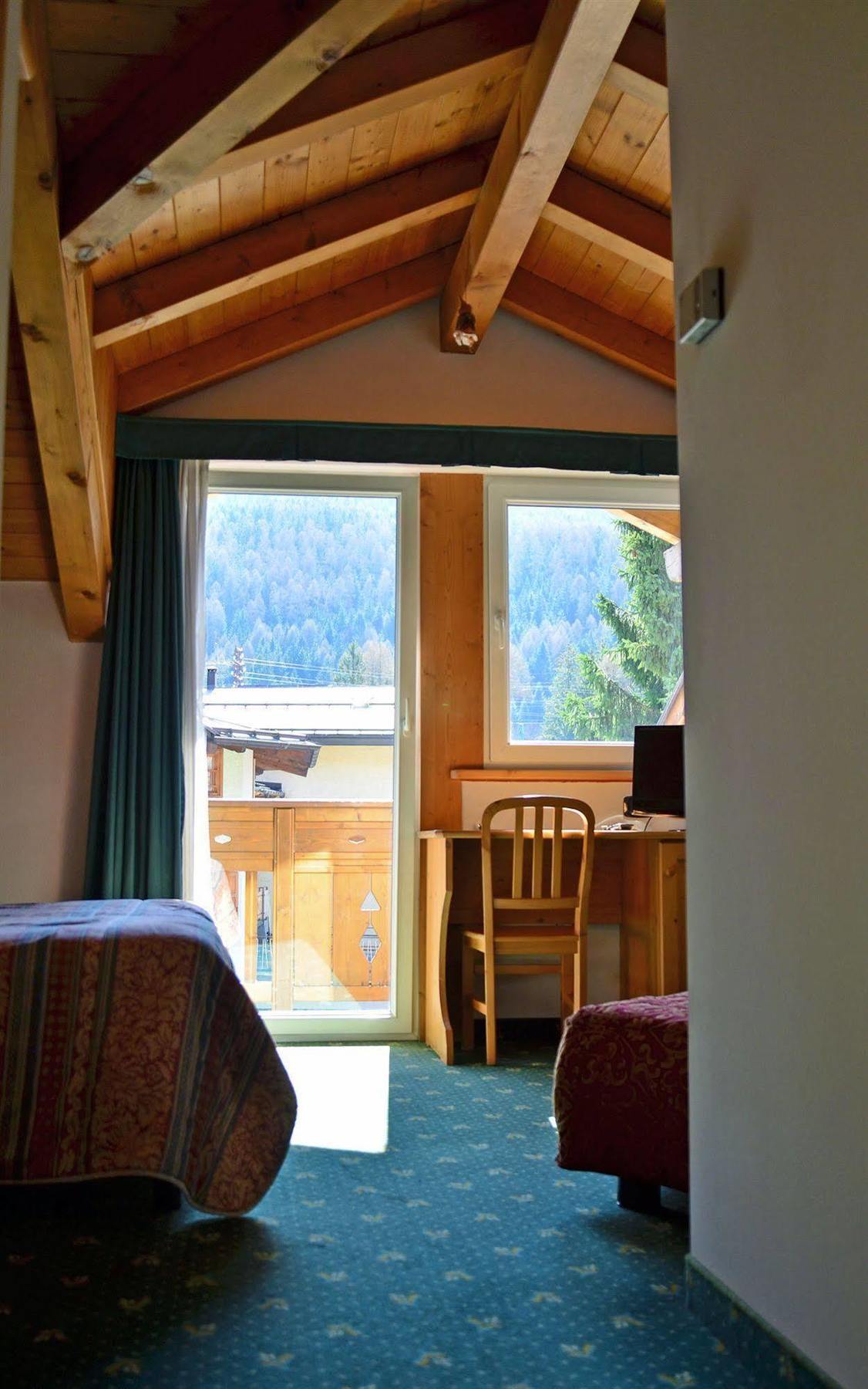 Alp Hotel Dolomiti Dimaro Exterior photo
