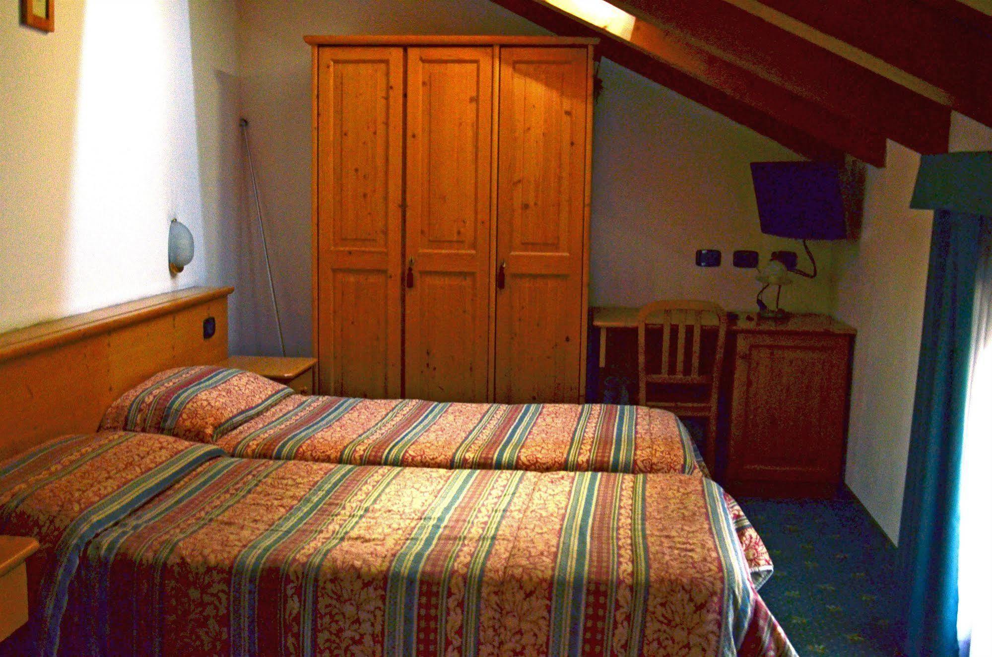 Alp Hotel Dolomiti Dimaro Exterior photo